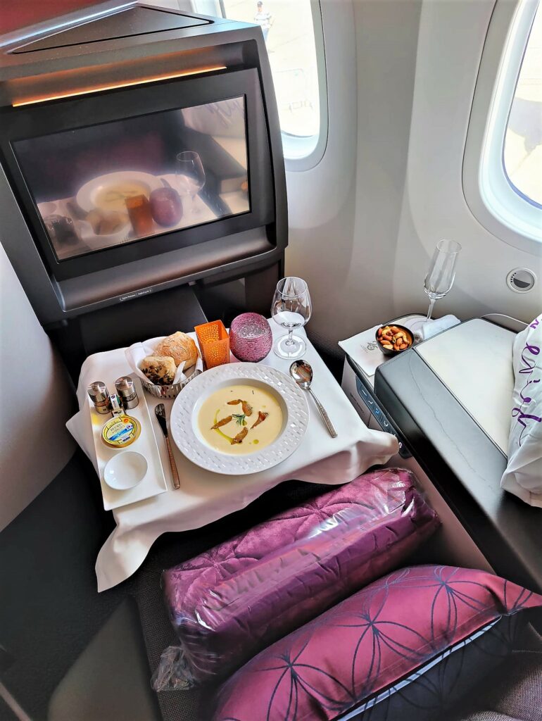 Qatar Airways' new B787-9 business class Premium Suite meal 
