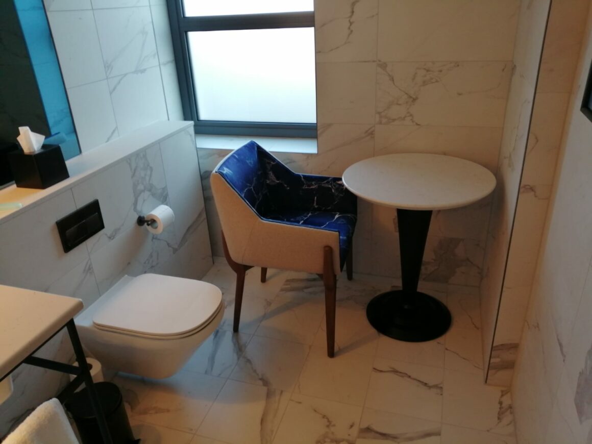 New Curio hotel by Hilton toilet 