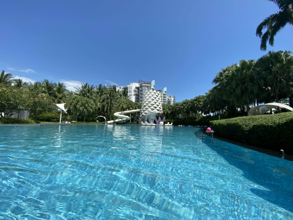 warm pool in W Singapore Sentosa Cove hotel  