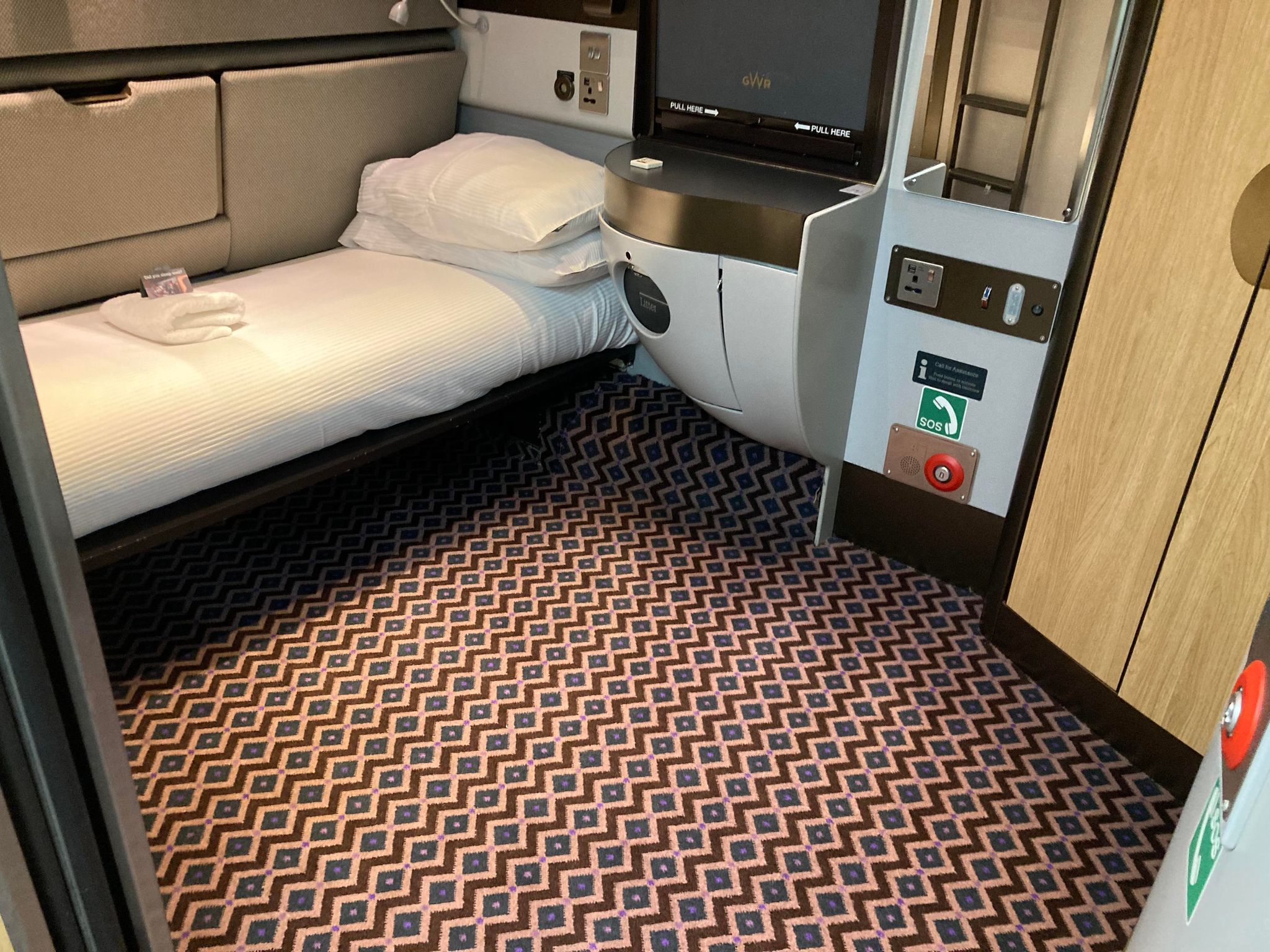 The Night Riviera Sleeper Train by GWR from Penzance to London ...