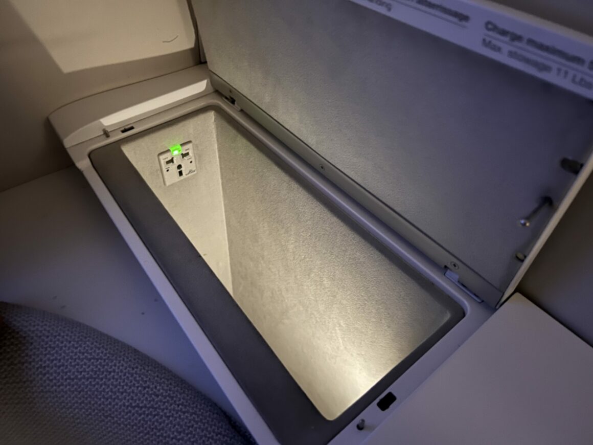 Air France La Première First Class socket