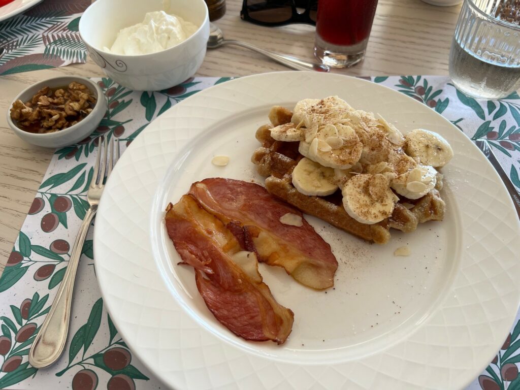 Paradise Villas Breakfast 