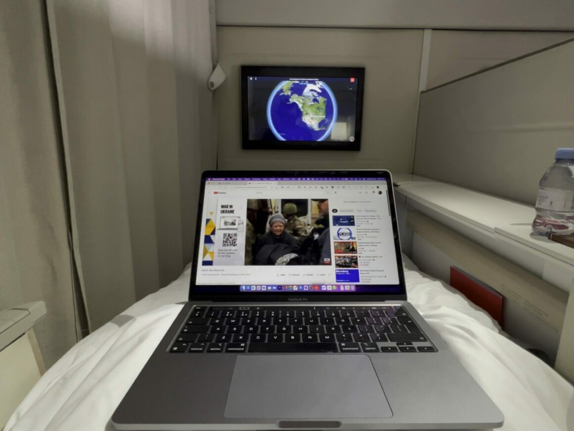laptop on the bed of Air France La Première First Class