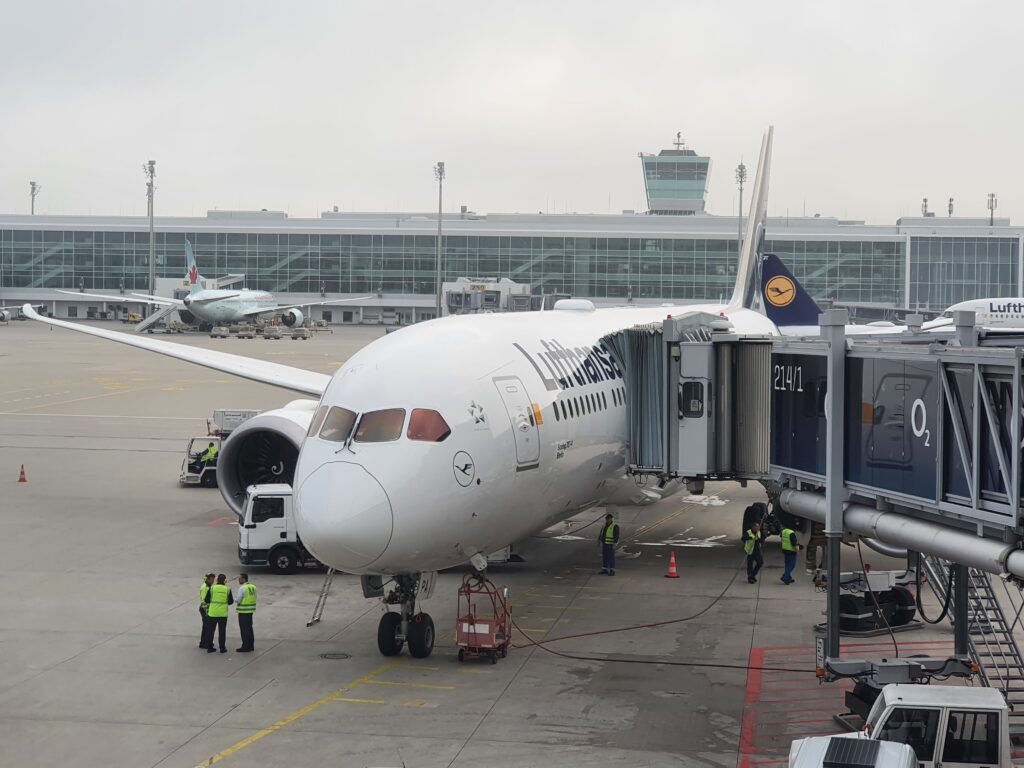  Lufthansa B787-9