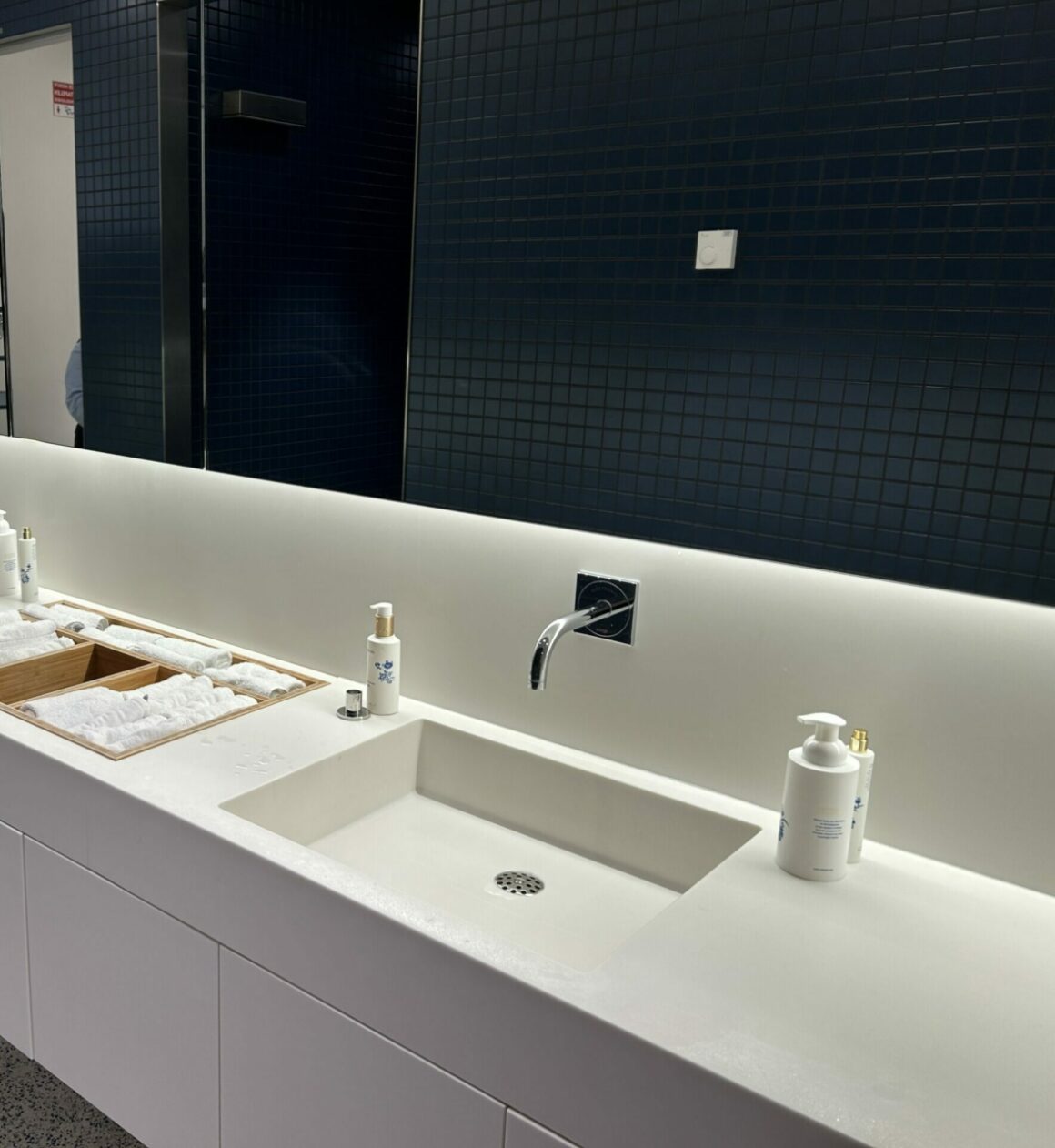 KLM's non Schengen Crown lounge washroom