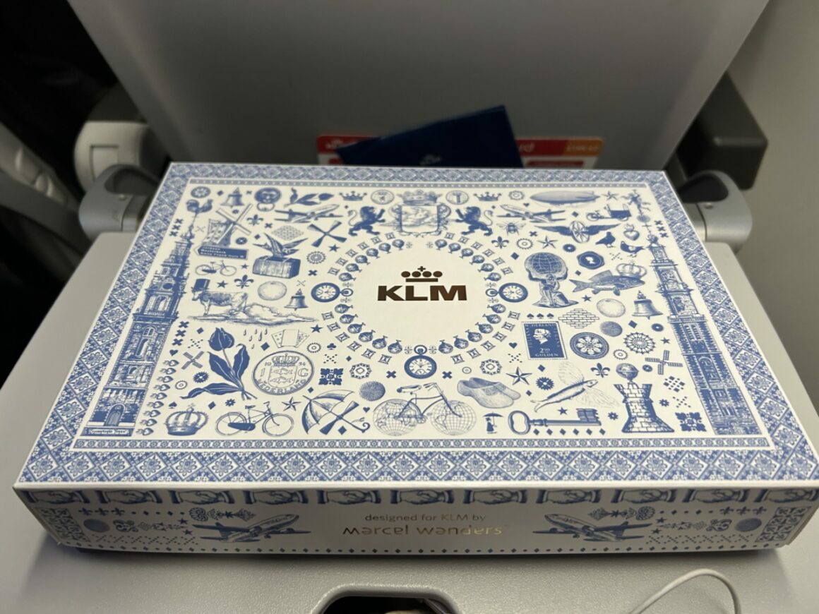 KLM City Hopper E190 Business class Box 