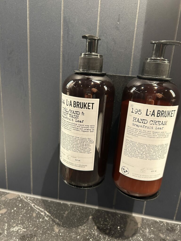 Finnair's new Platinum and business class lounges toiletries 