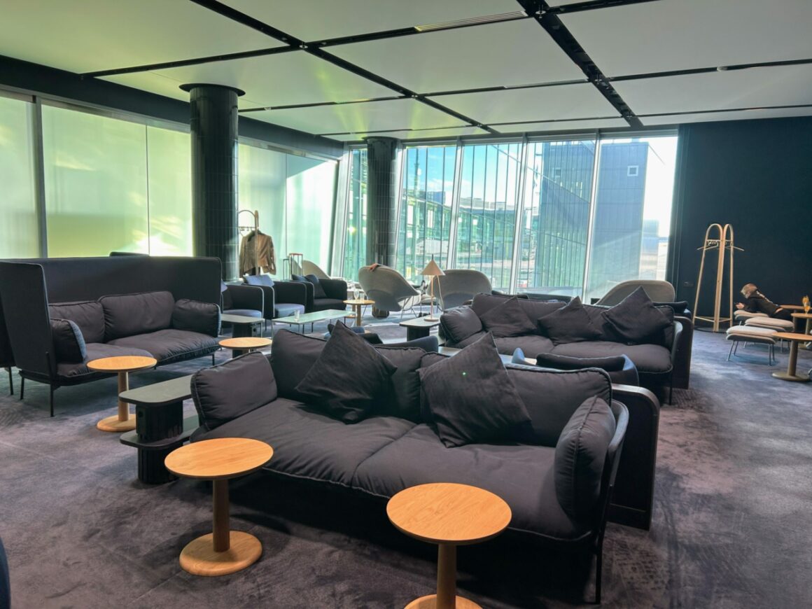 Finnair's new Platinum and business class lounges seats 