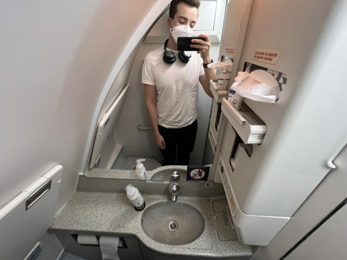 Air France Business Class bathroom