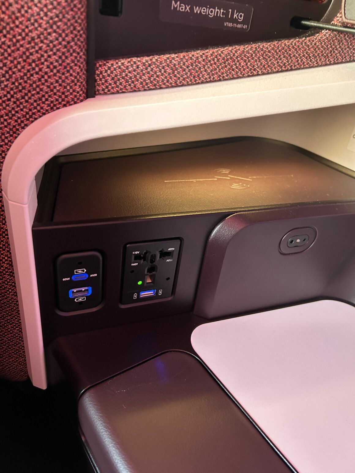 A330NEO Upper Class Suite - Outlet for Charging Mobile Phone