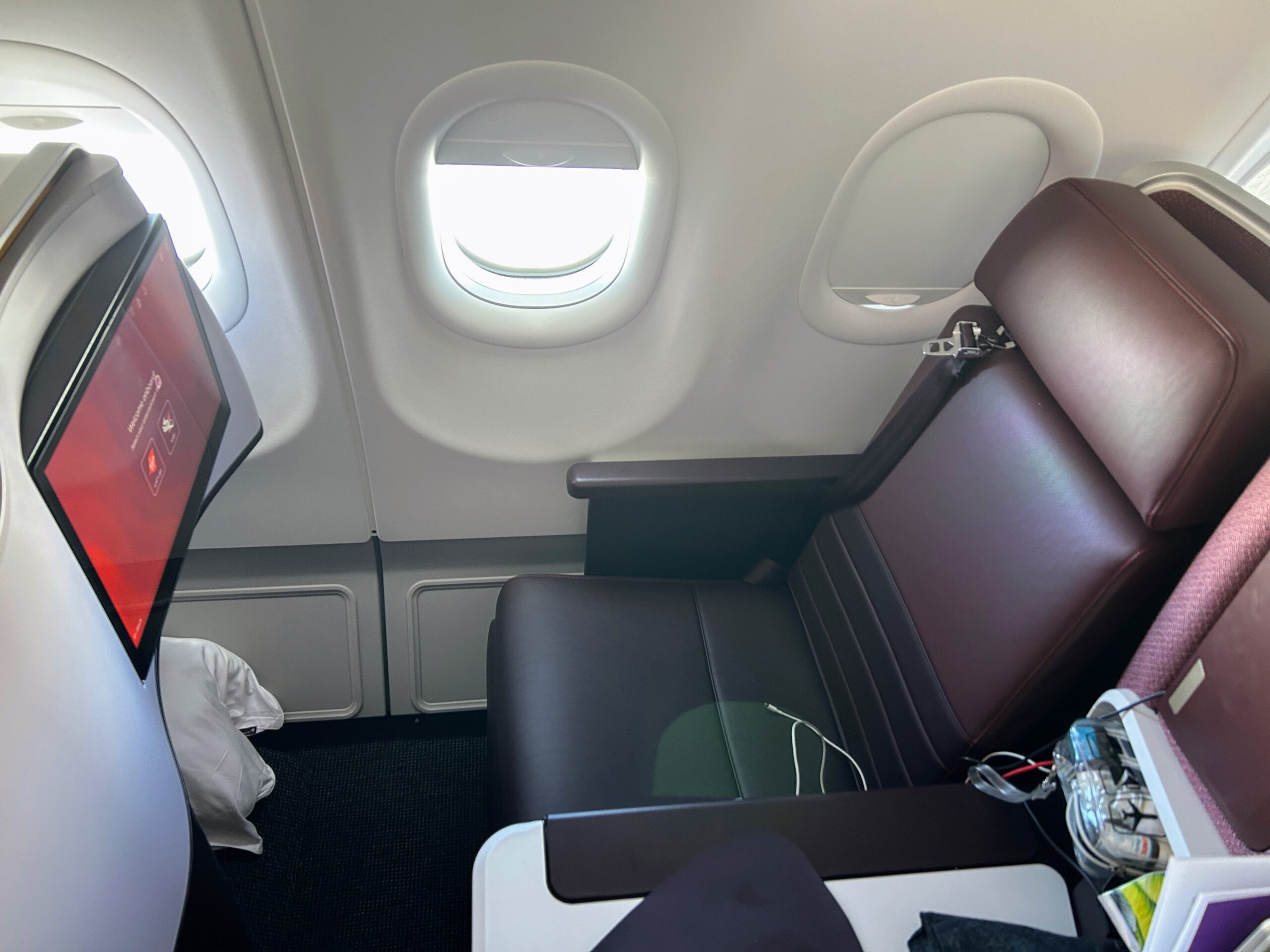 Virgin Atlantic new A330NEO Upper Class Suite review - London to Tampa ...
