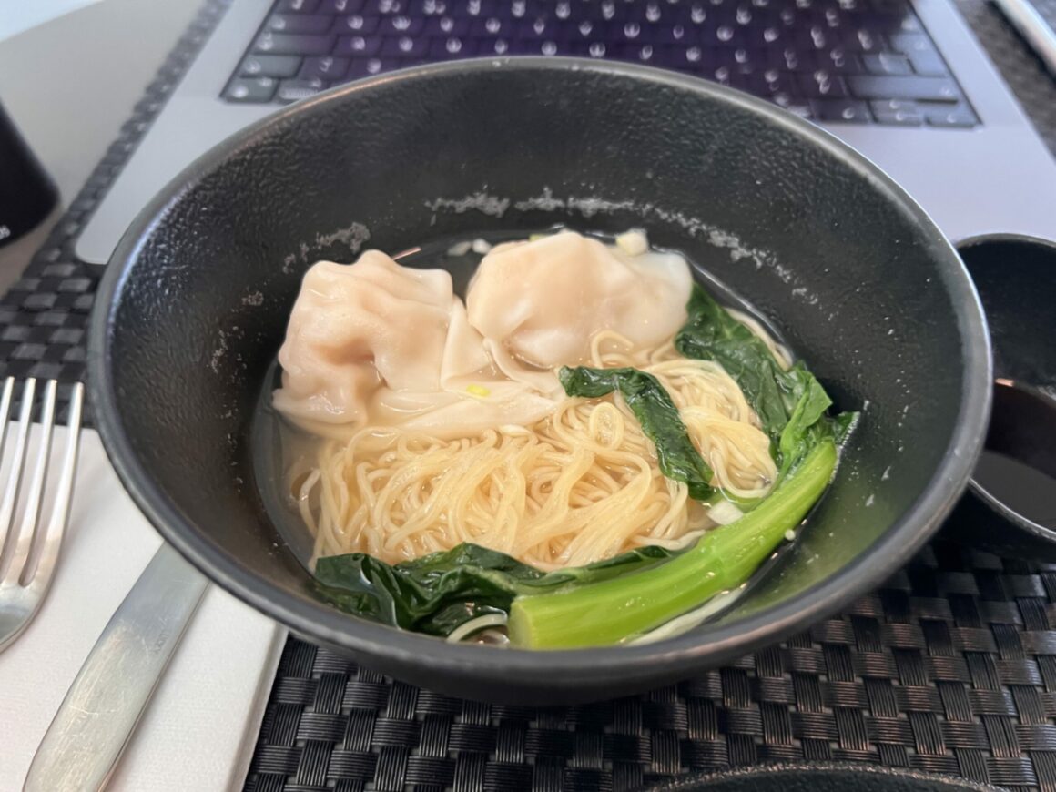 Wonton noodle soup