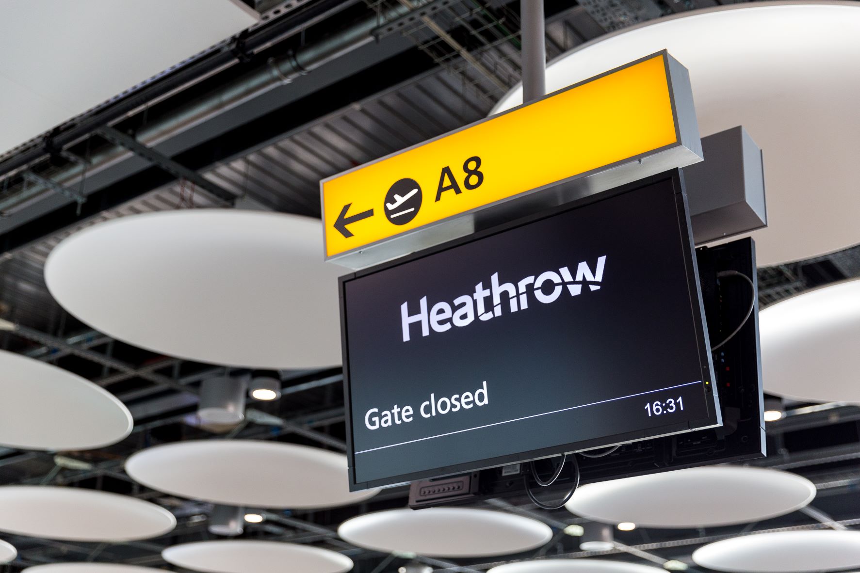 Heathrow gate sign