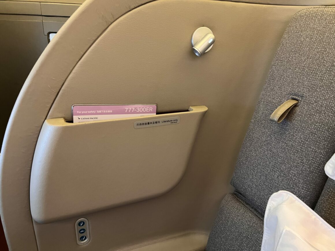 Cathay Pacific 777-300ER Business Class storage space