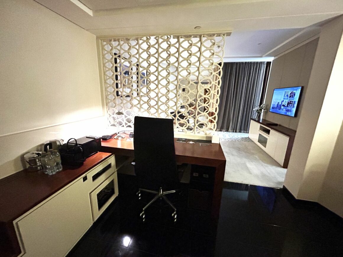 Jumeirah Emirates Tower Hotel room