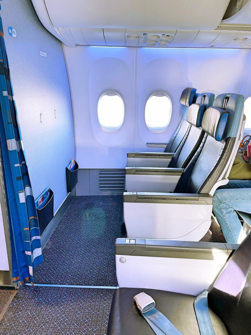 KLM B737-800 Business Class