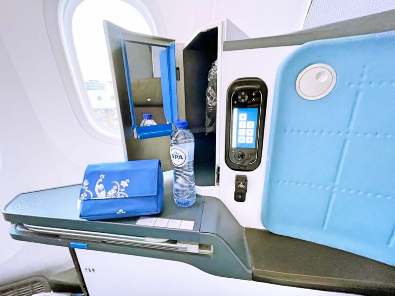 KLM B787-9 Business Class Seat 