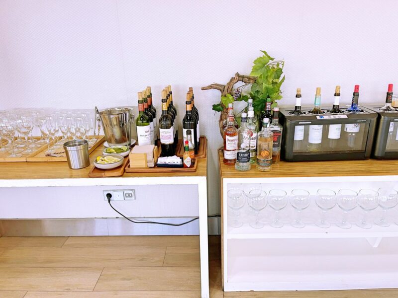 Food and Beverage Option at Puerta De Alcala Lounge