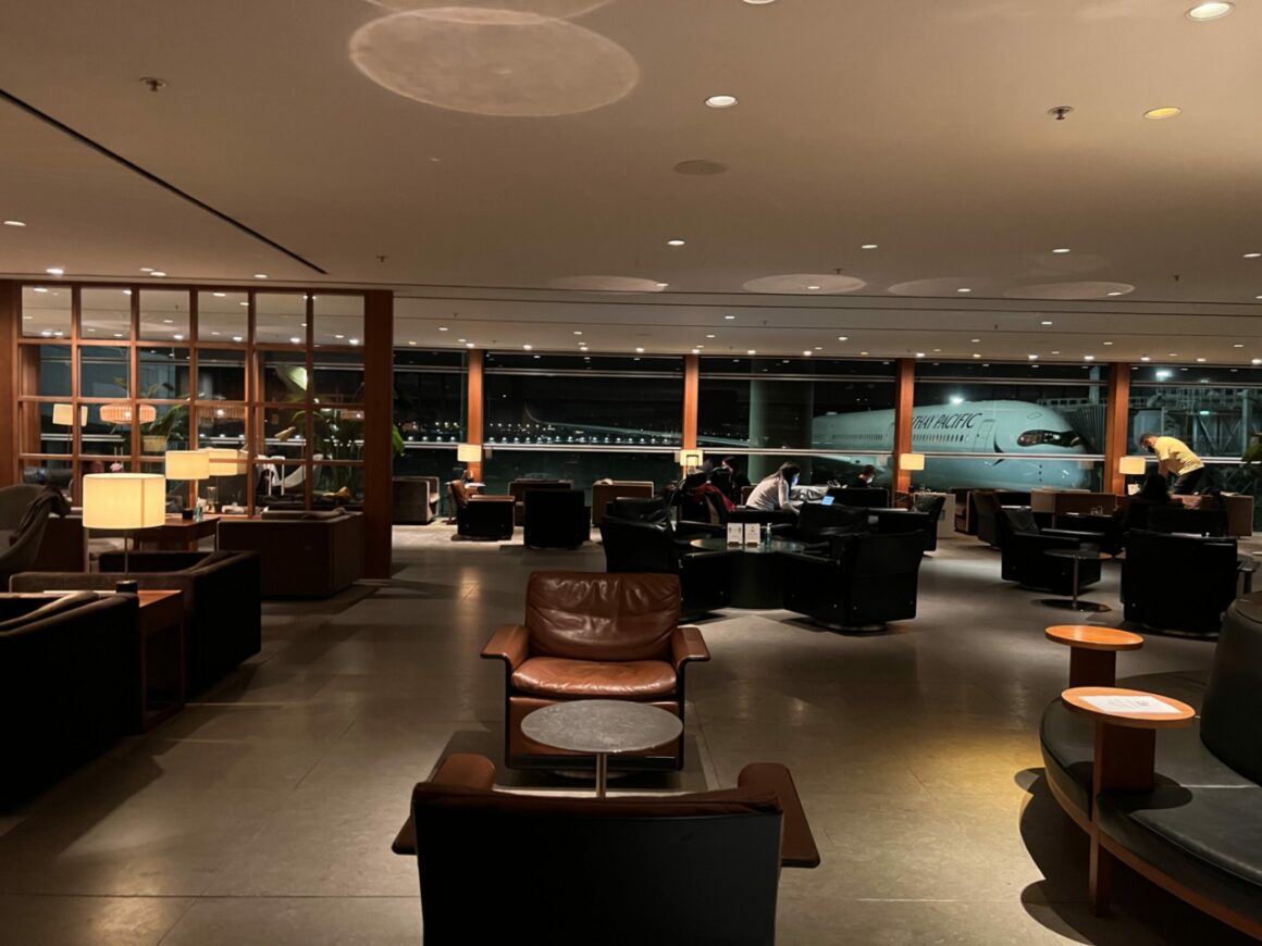 Cathay Pacific's 'The Pier' Business Class Lounge art night