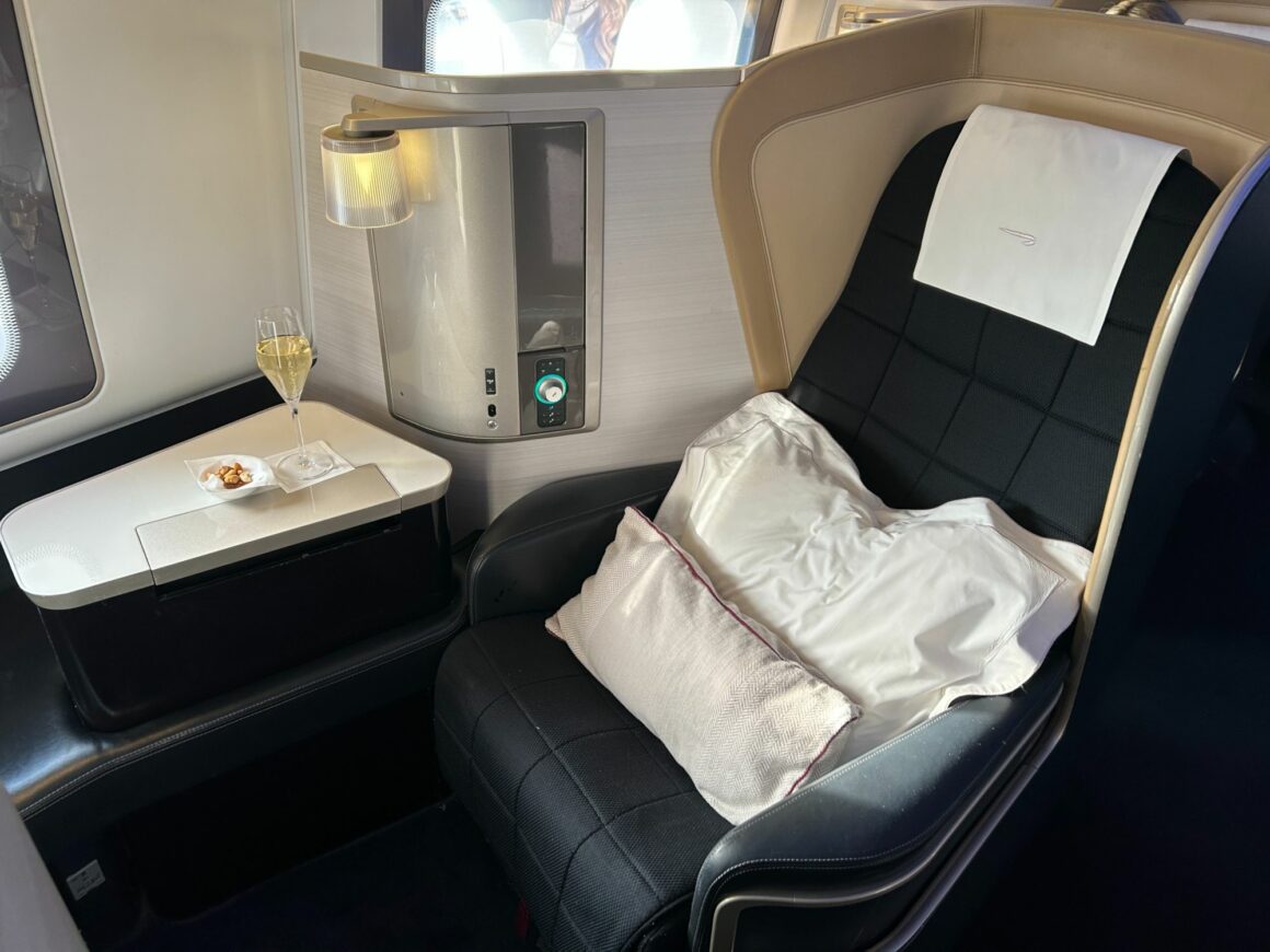 British Airways B777 First class Seat Look 