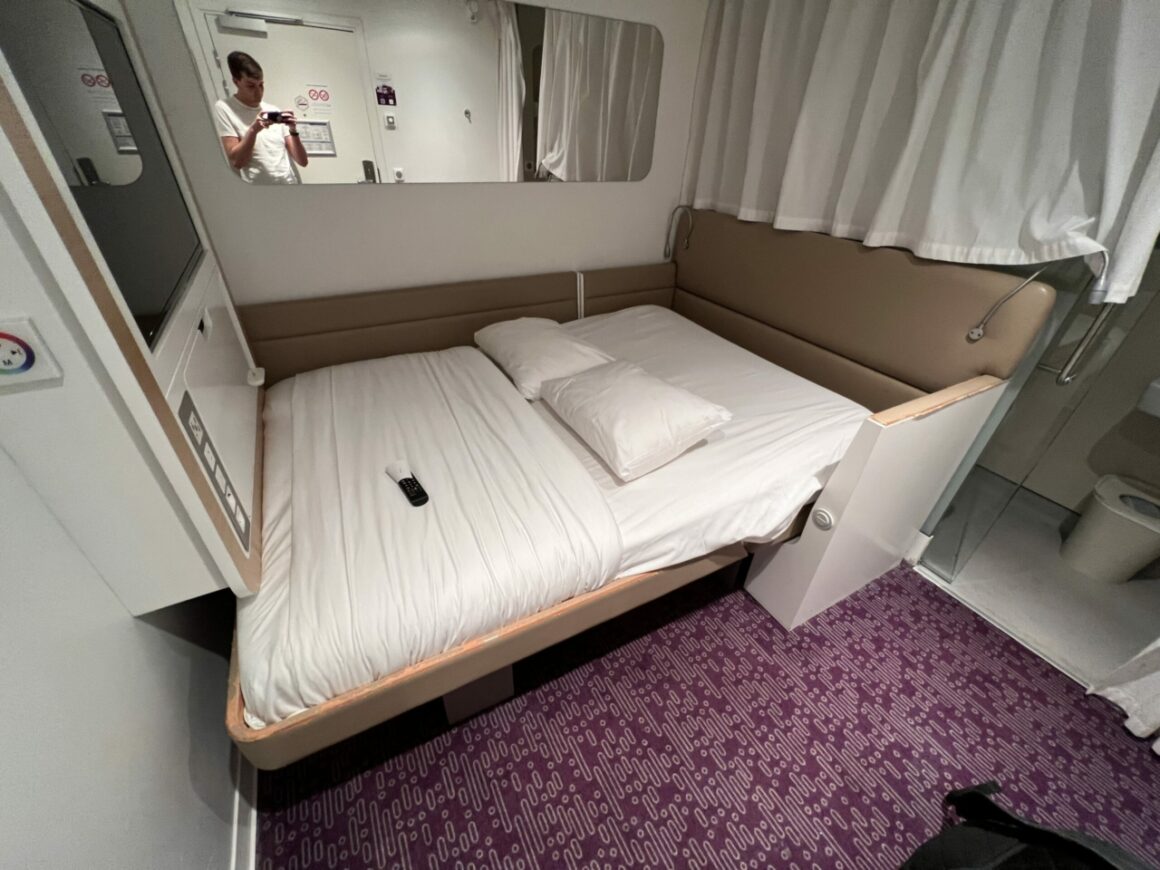 Yotel Air transit hotel at Paris Charles de Gaulle Bedroom