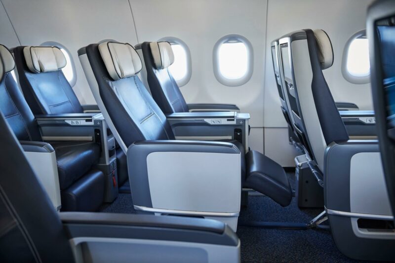 6. Issues with Air Transat's Ground Service