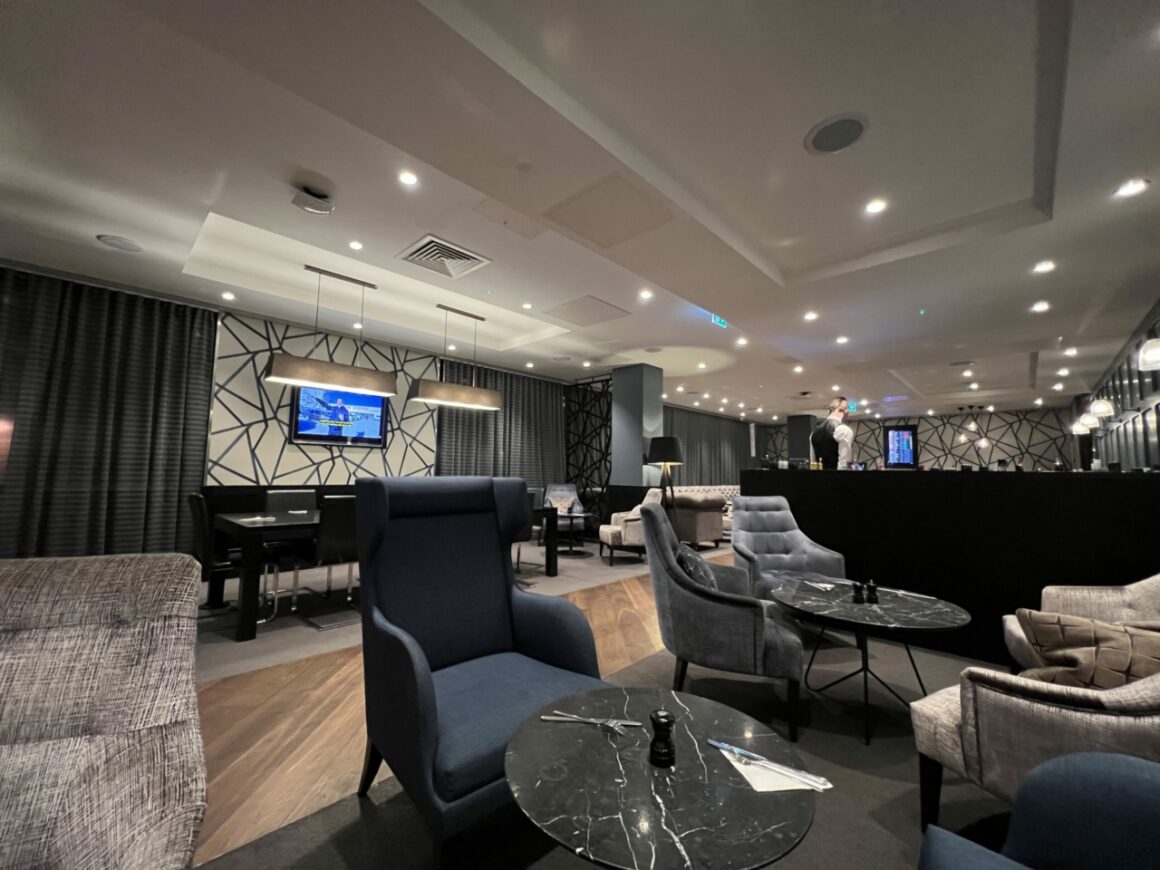 Gatwick's Premium Clubroom Lounge interior
