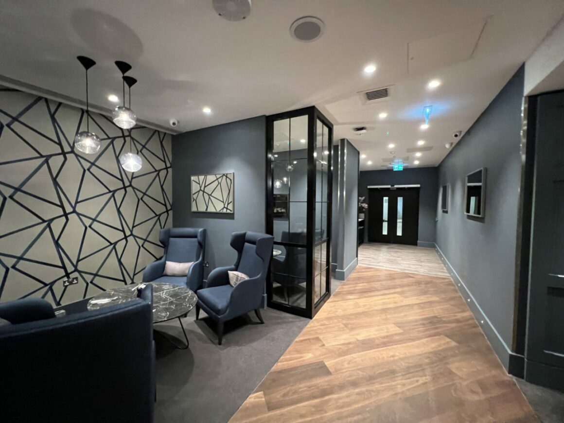 Gatwick's Premium Clubroom Lounge look inside