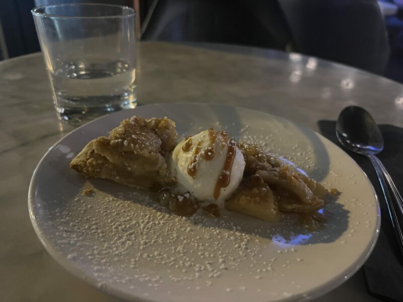 apple crumble and ice cream