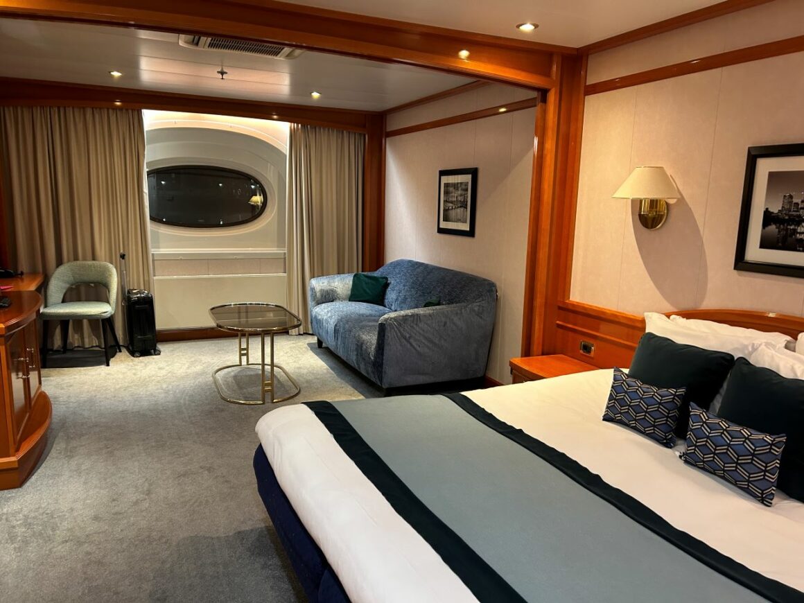 Sunborn London Yacht Hotel Bedroom