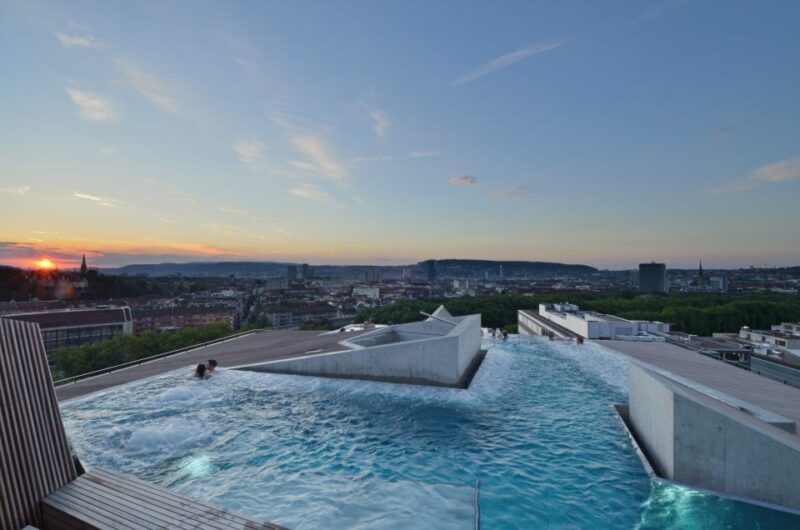 The rooftop infinity pool at the Hürlimannbad & Spa Zürich.