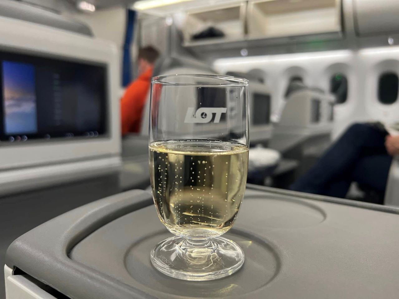 LOT Polish Airlines Business Class champagne 