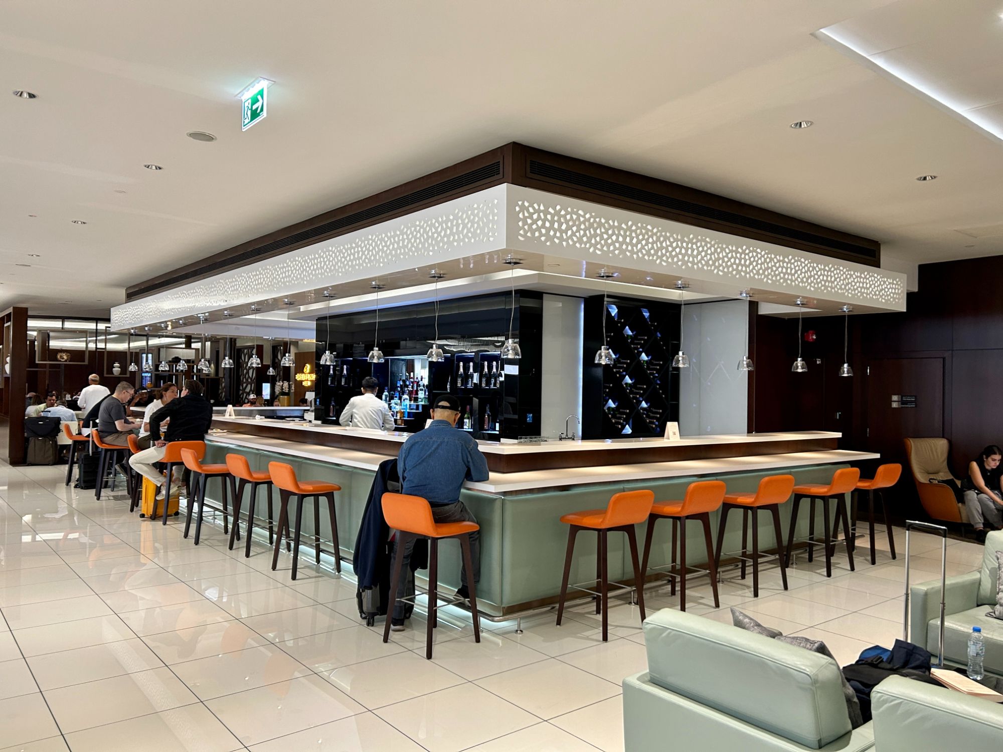 Etihad business class lounge in Abu Dhabi Terminal 3 Bar 