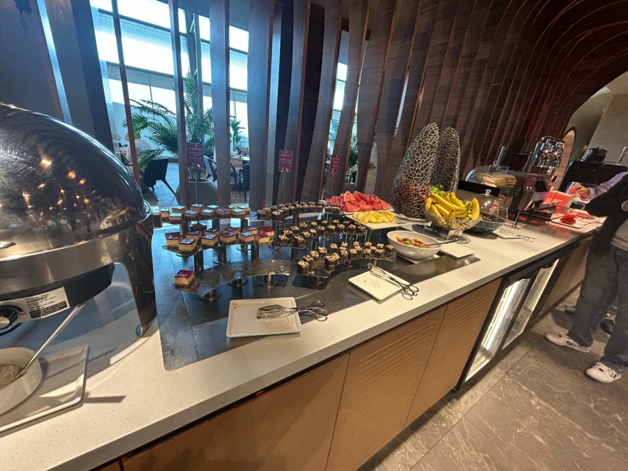 primeclass lounge food