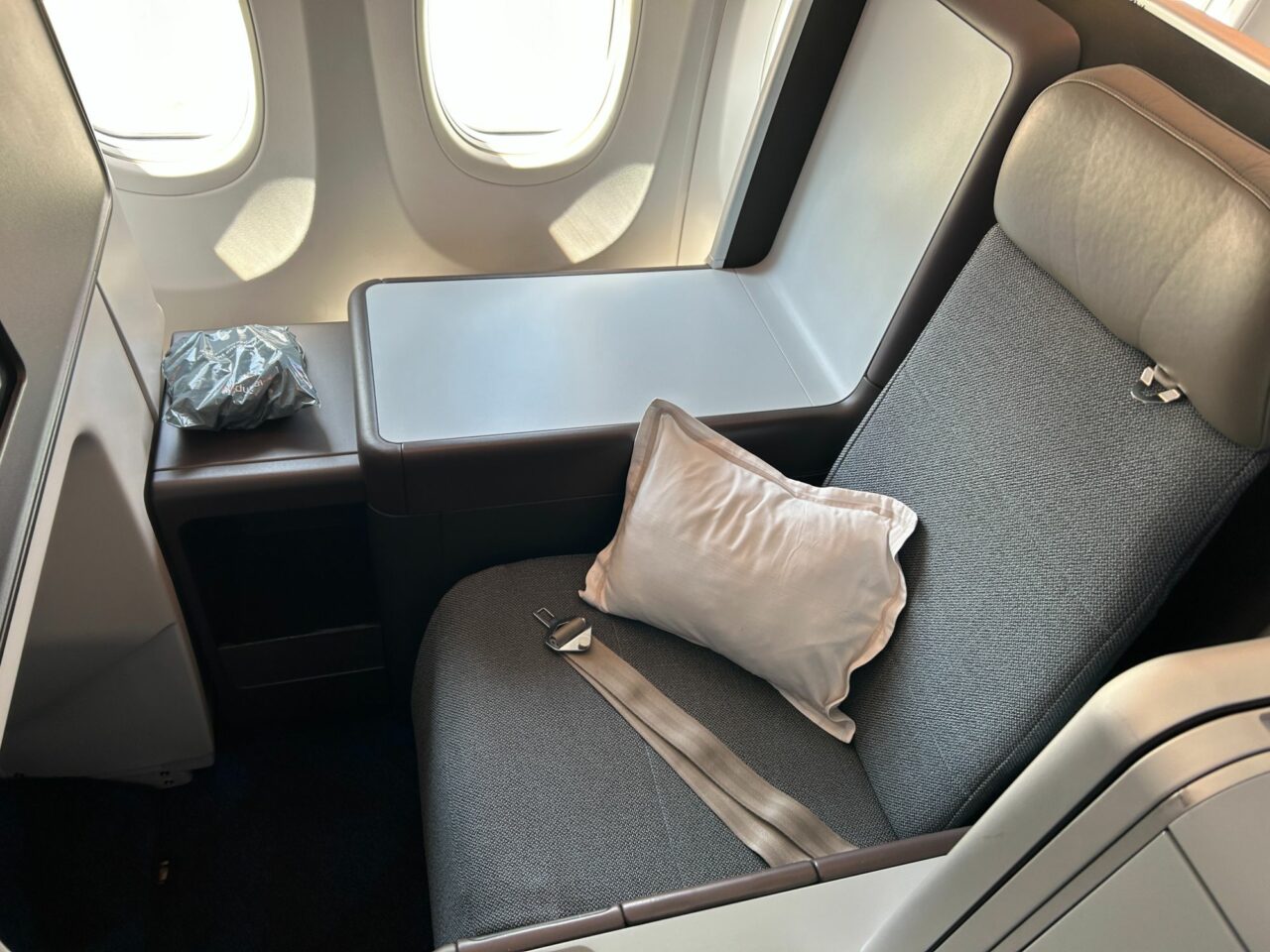 FlyDubai B737 MAX business class seat 
