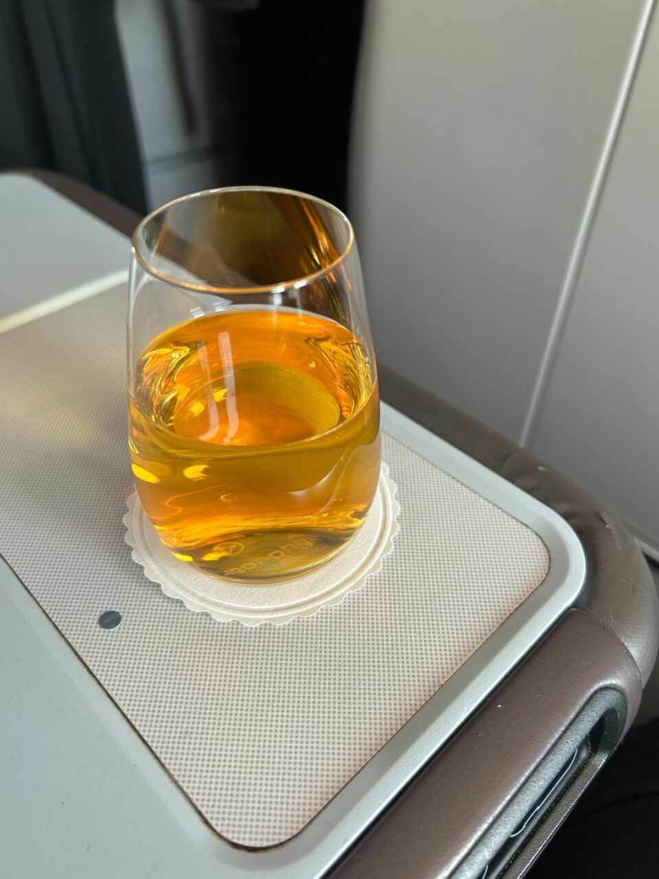 FlyDubai B737 MAX business class drink 