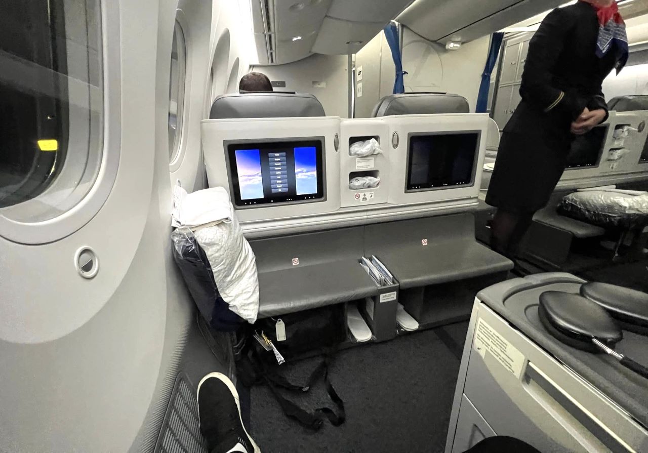 LOT Polish Airlines Business Class Seats 