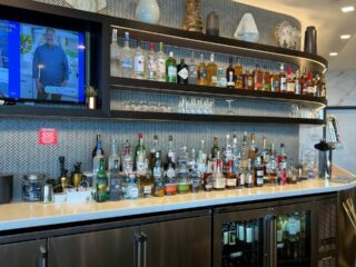 United Polaris Lounge Bar