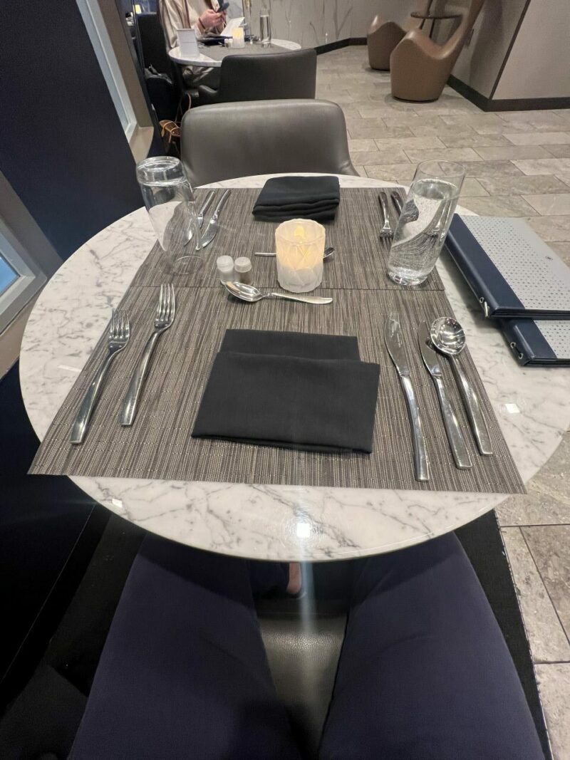 United Polaris Lounge Table and Seat 