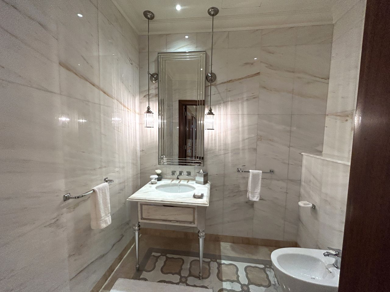 Waldorf Astoria hotel Ras Al Khaimah Toilet