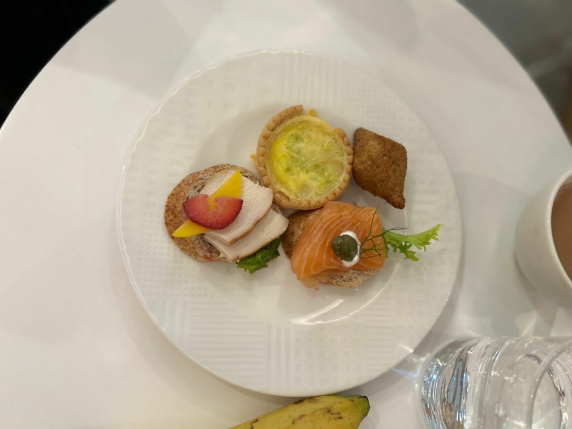 SkyTeam Lounge food 