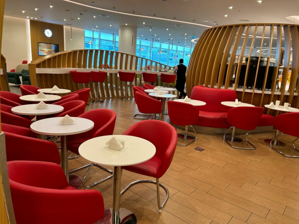 SkyTeam Lounge Dining Area