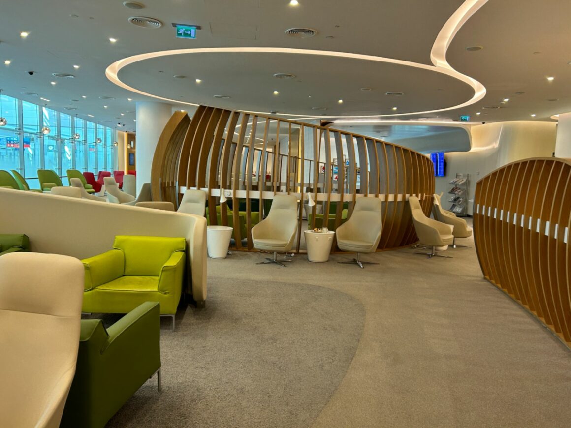 SkyTeam lounge buffet 