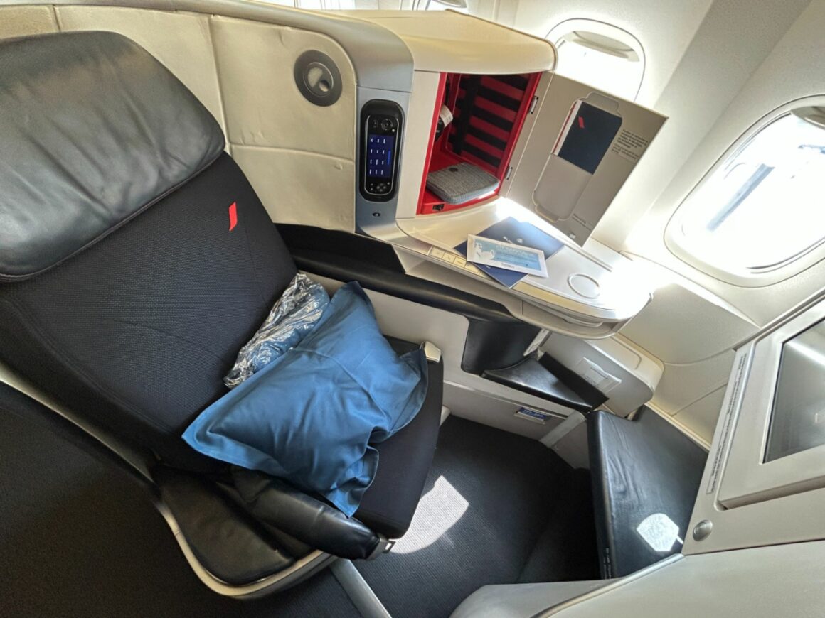 Air France B777-200ER business class seat 