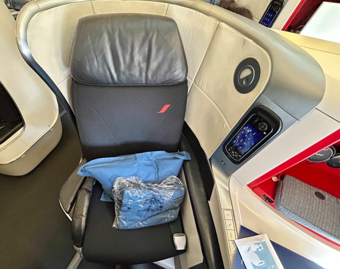 Air France B777-200ER business class cabin 