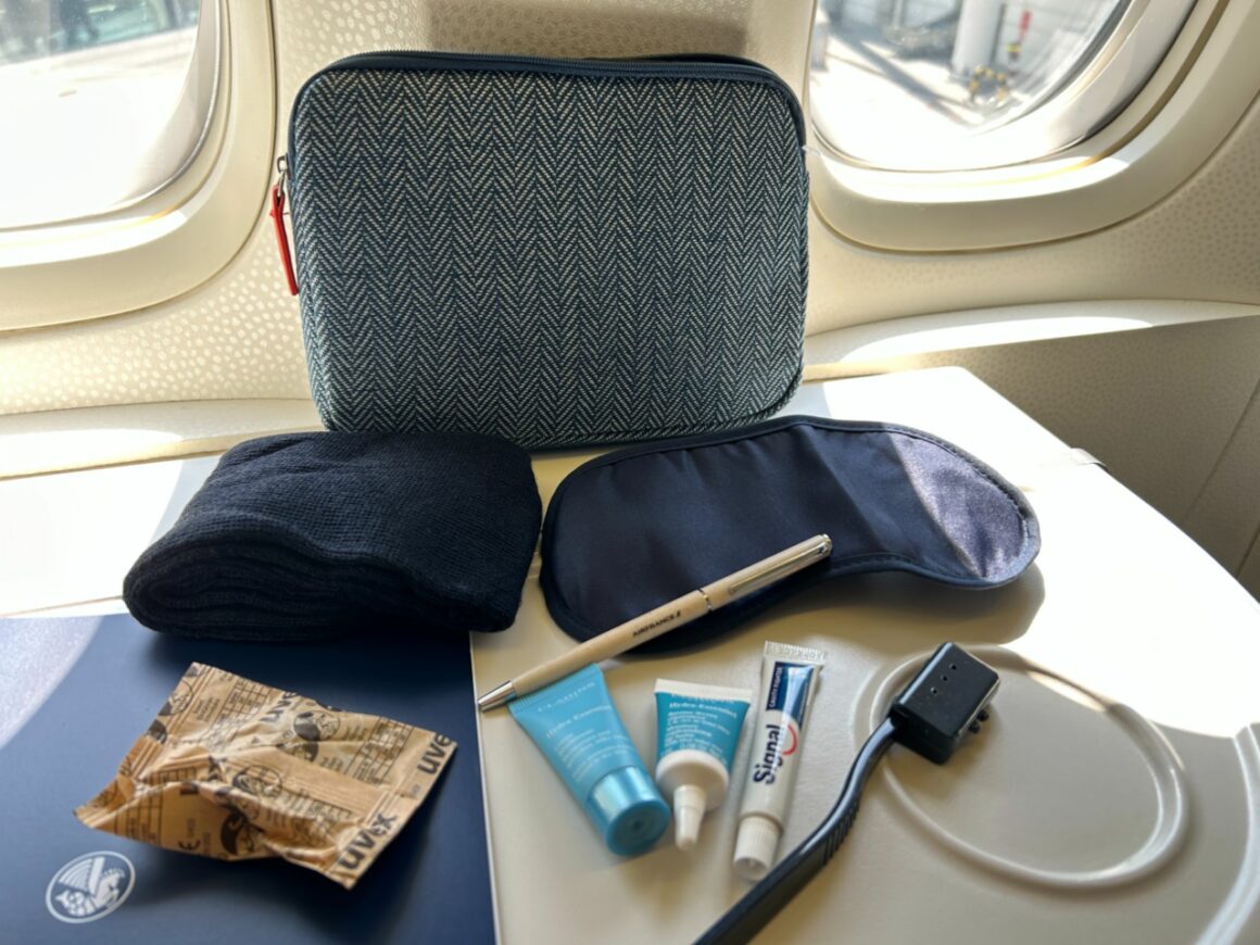 Air France B777-200ER business class amenity kit 