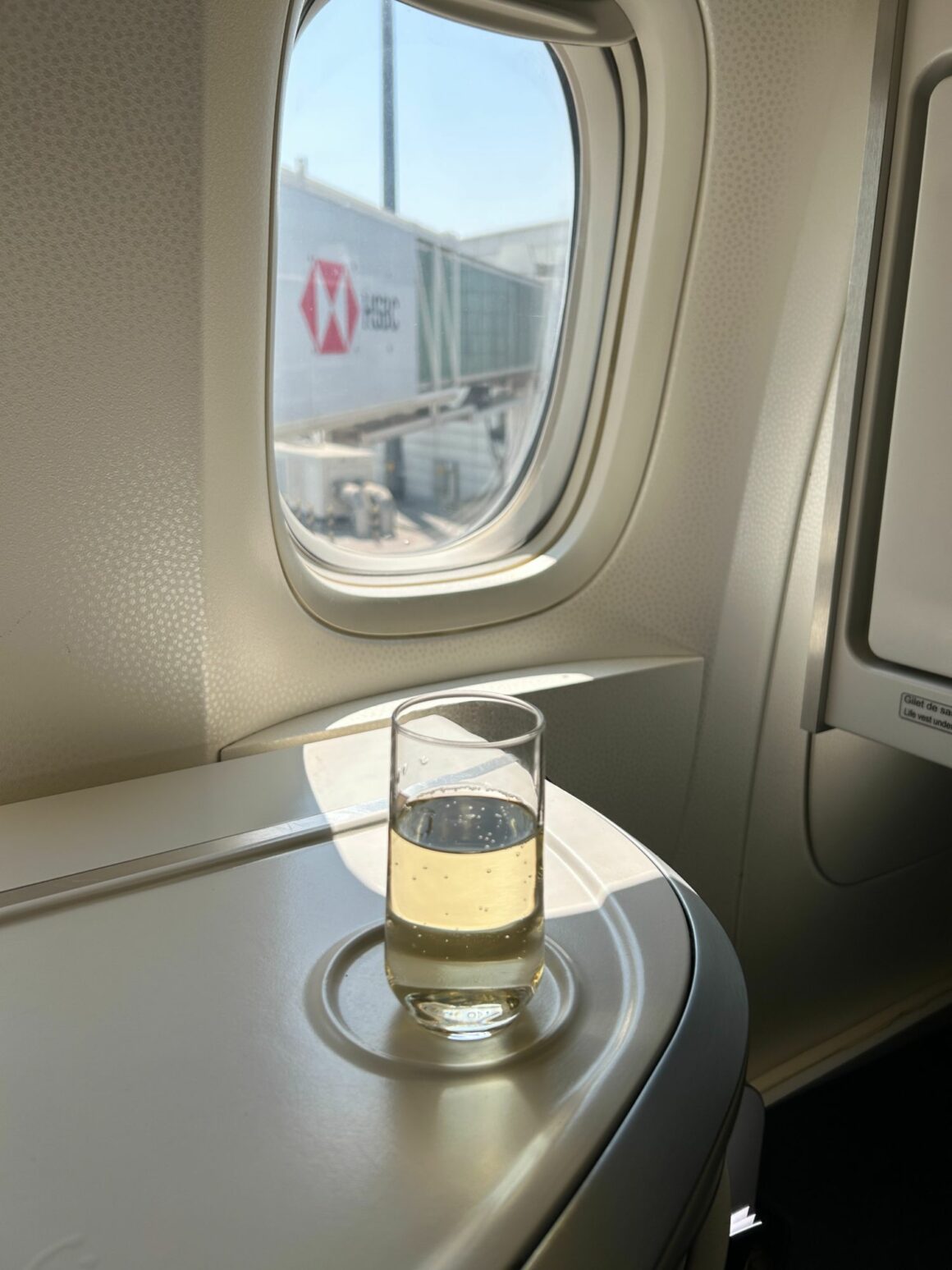 Air France B777-200ER business class champagne 