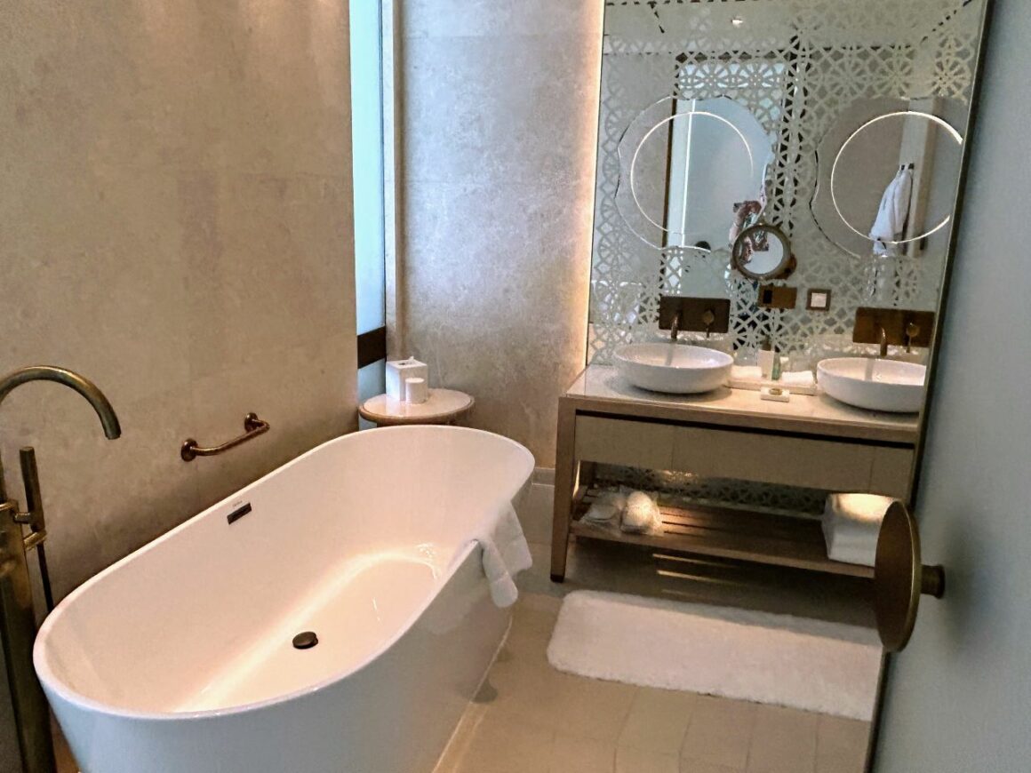 Jumeirah at Saadiyat Island Resort Bathtub