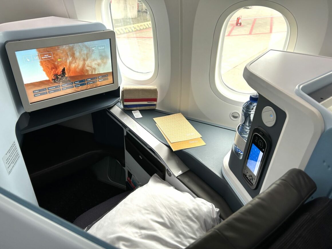KLM Business Class Seat look
