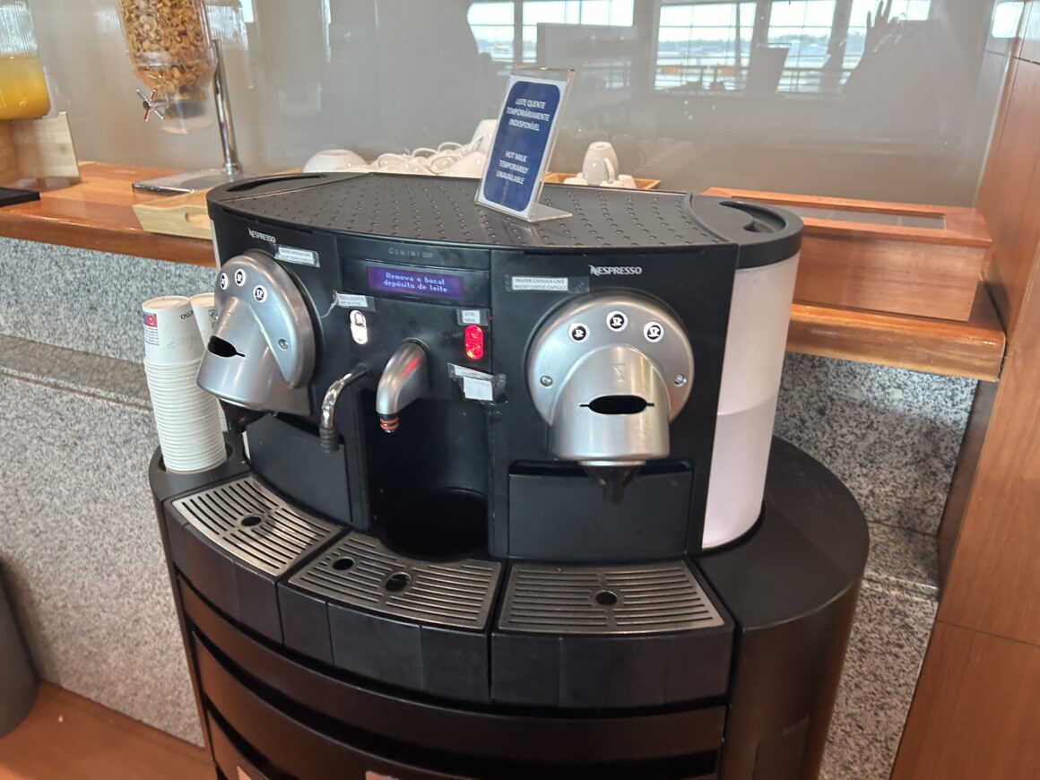 Porto ANA lounge Nespresso Machine